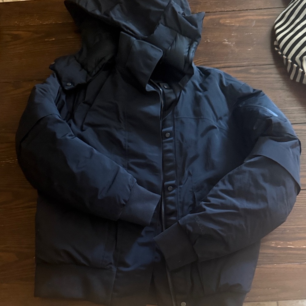 lululemon athletica women’s Dark Blue Puffer Jacket